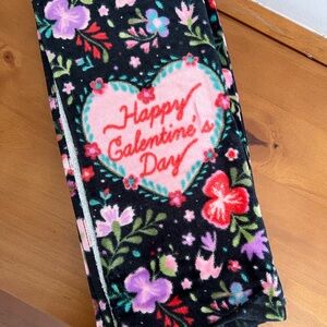 RACHEL Rachel Roy Galentine’s Day Black and Pink Kitchen Towels